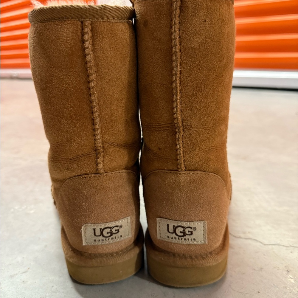 UGG women’s Classic short boots size 7 - Picture 3 of 8
